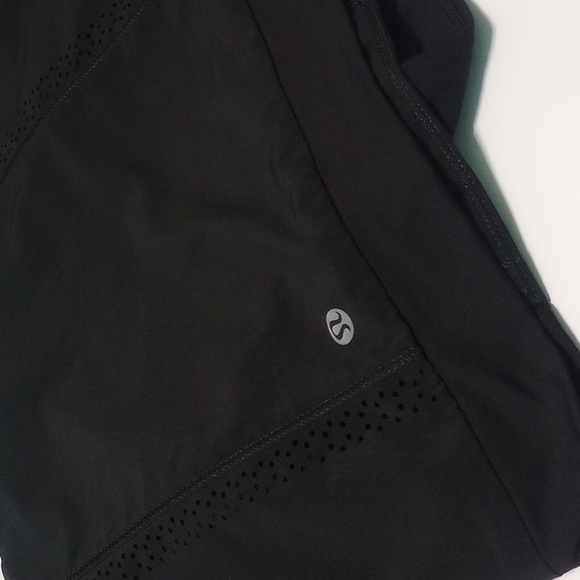 Lululemon Hit It Jacket Black - Picture 10 of 16